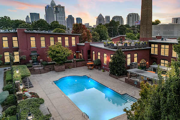 House sit in Charlotte, NC, US