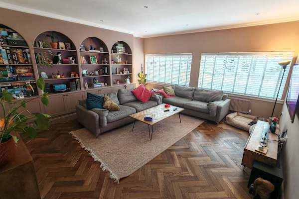 House sit in Livingston, United Kingdom