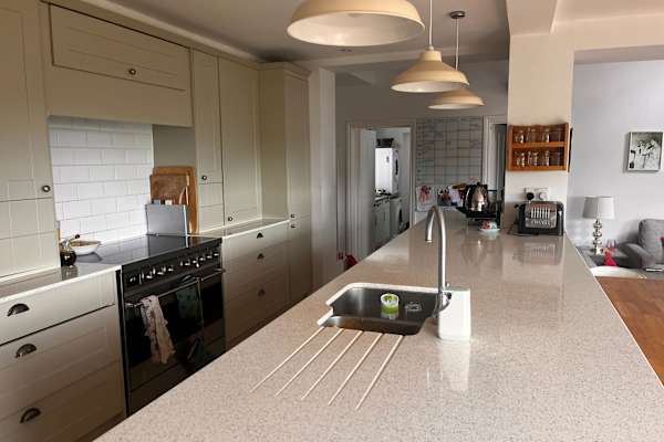 House sit in Winchester, United Kingdom