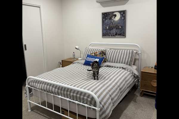 House sit in Melbourne, VIC, Australia