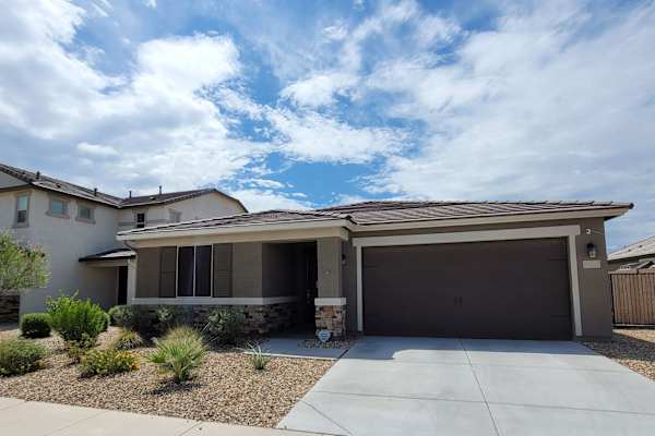 House sit in Phoenix, AZ, US