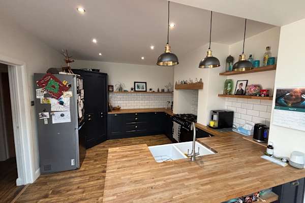 House sit in Wakefield, United Kingdom