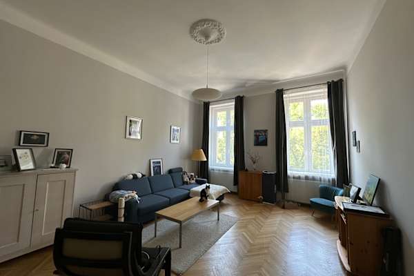 House sit in Budapest, Hungary