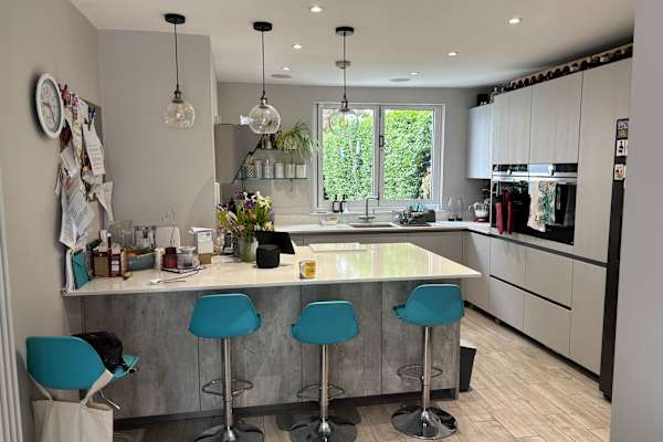 House sit in Isleworth, United Kingdom