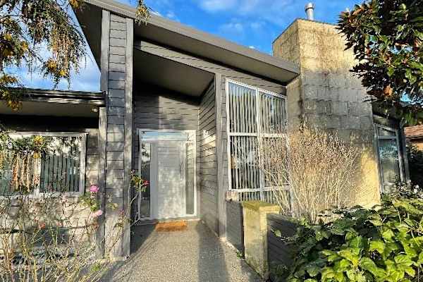 House sit in Paraparaumu Beach, New Zealand