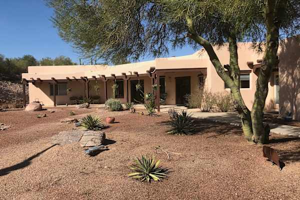 House sit in Tucson, AZ, US