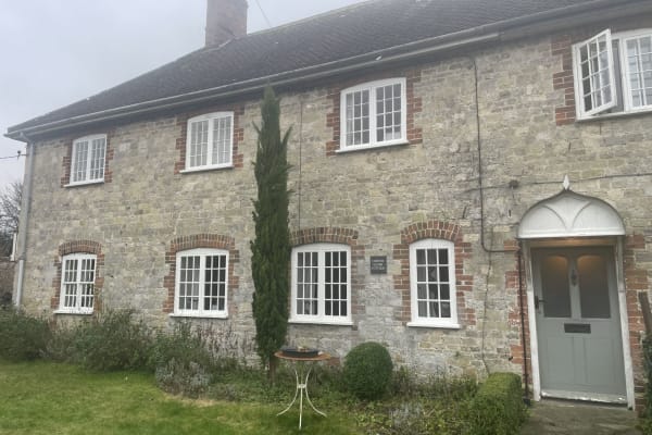 House sit in Warminster, United Kingdom