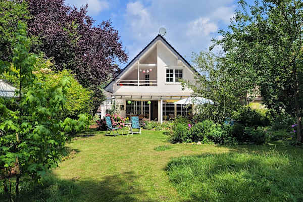 House sit in Bergisch Gladbach, Germany