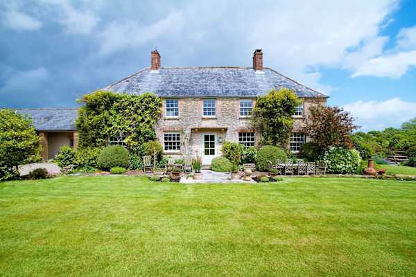 House sit in Beaminster, United Kingdom