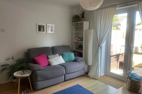 House sit in Chertsey, United Kingdom