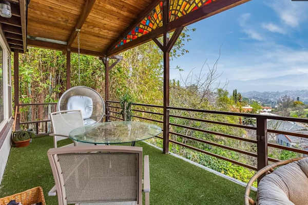 House sit in Los Angeles, CA, US