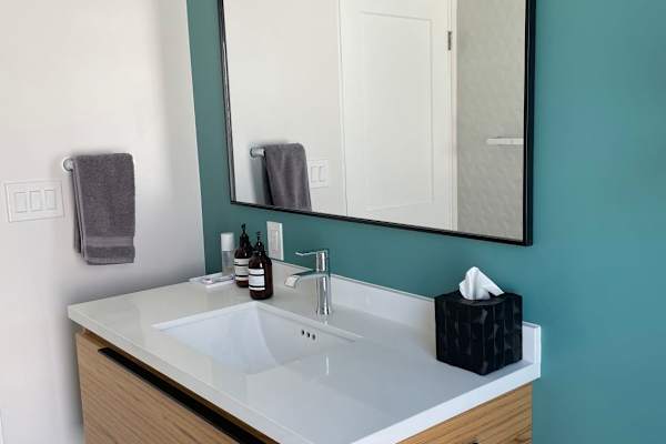 House sit in Los Angeles, CA, US