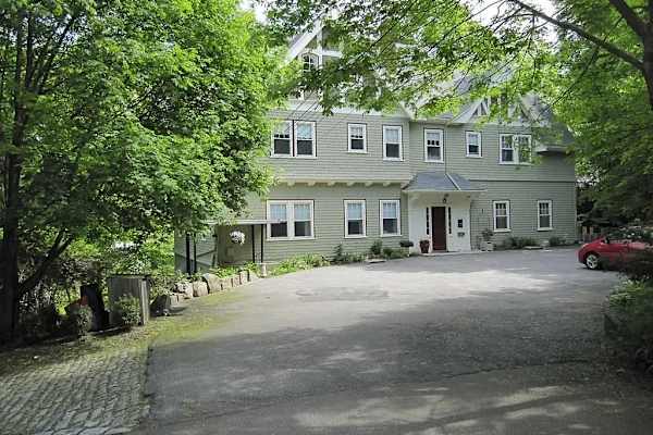 House sit in Melrose, MA, US