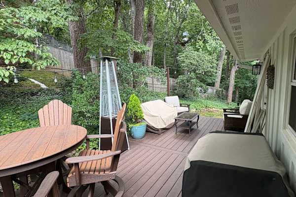 House sit in Asheville, NC, US