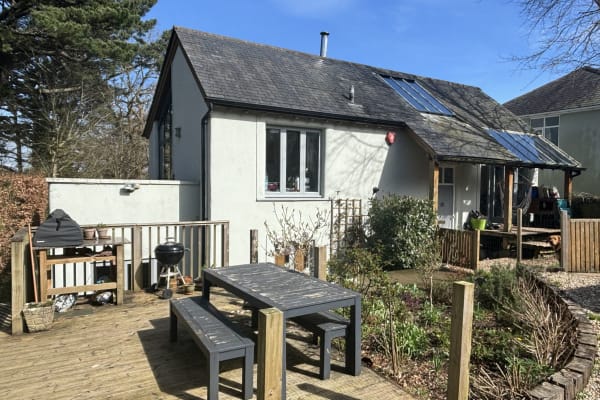 House sit in Totnes, United Kingdom