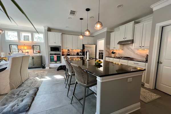 House sit in Austin, TX, US