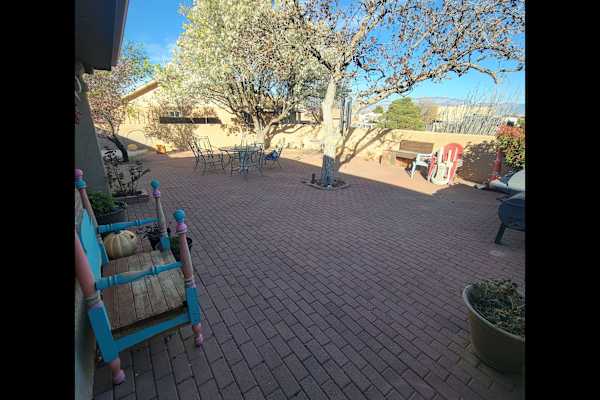 House sit in Albuquerque, NM, US