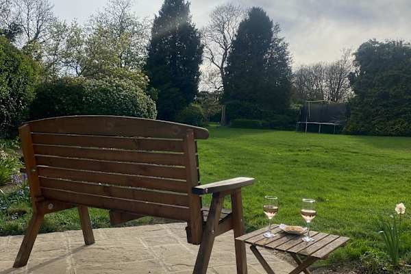 House sit in Dursley, United Kingdom