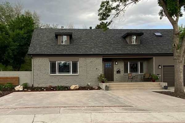 House sit in Colorado Springs, CO, US