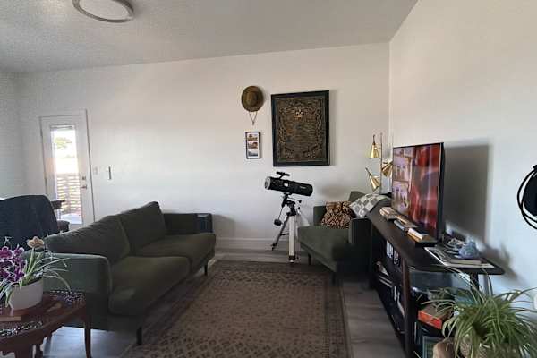 House sit in Marina, CA, US