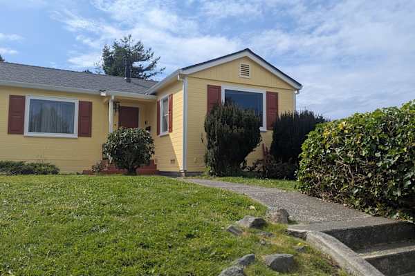 House sit in Eureka, CA, US