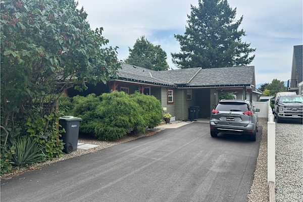 House sit in Summerland, BC, Canada