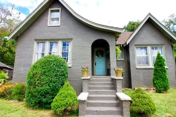 House sit in Canton, NC, US