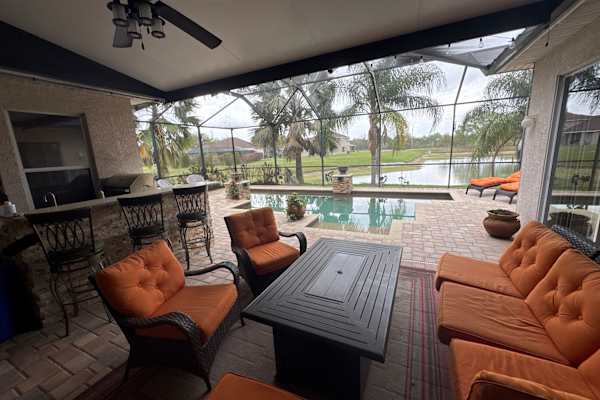 House sit in Valrico, FL, US