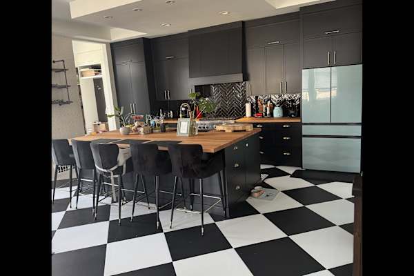 House sit in Calgary, AB, Canada