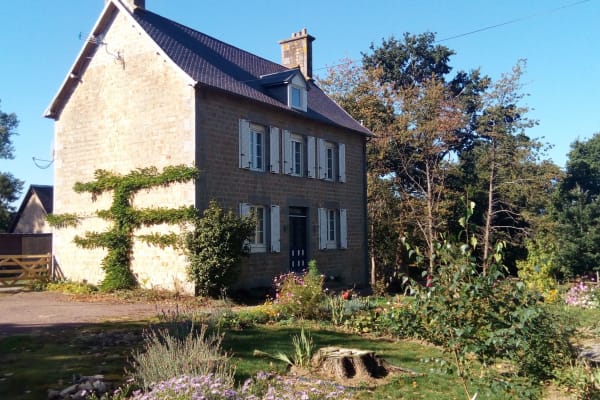 House sit in Le Mesnil-Gilbert, France