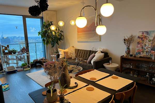 House sit in Toronto, ON, Canada