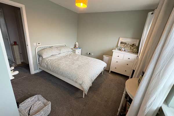 House sit in Swindon, United Kingdom