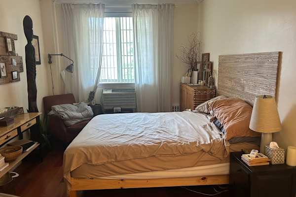 House sit in Brooklyn, NY, US