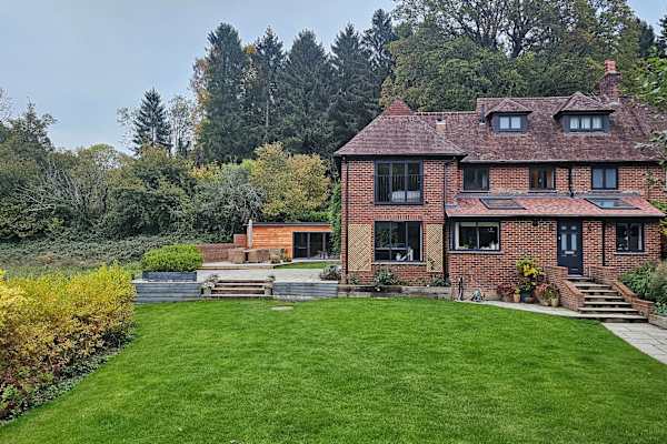 House sit in Godalming, United Kingdom