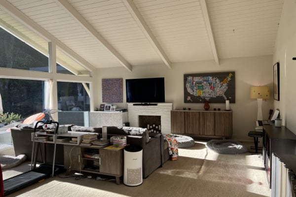 House sit in Novato, CA, US