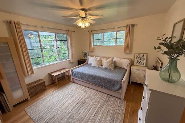 House sit in Ojai, CA, US