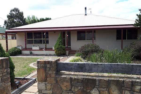 House sit in Queanbeyan, NSW, Australia