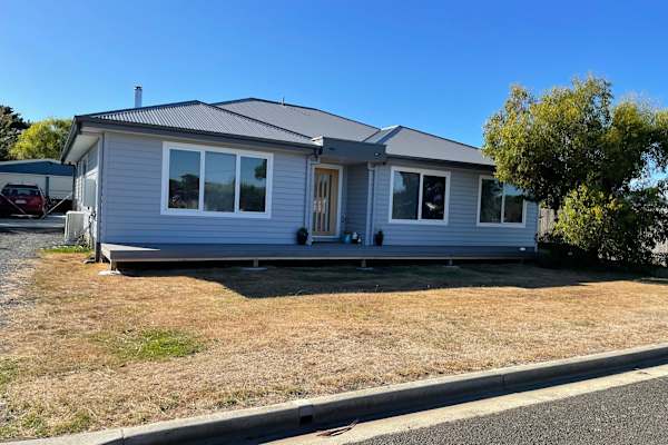 House sit in Cressy, TAS, Australia