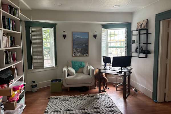 House sit in Long Beach, CA, US