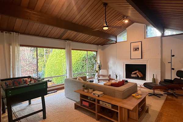 House sit in North Vancouver, BC, Canada