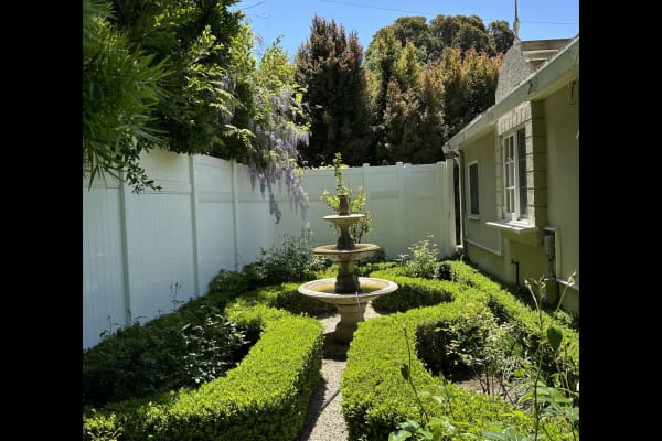 House sit in Los Angeles, CA, US