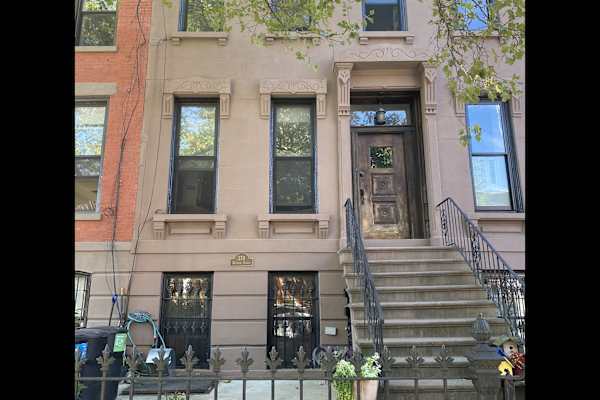 House sit in Brooklyn, NY, US