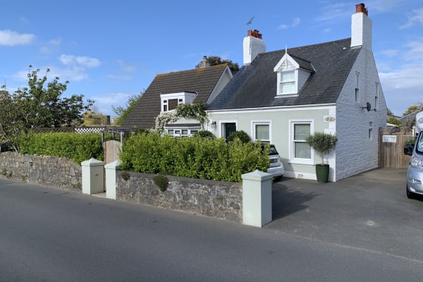 House sit in Saint Peter Port, Guernsey