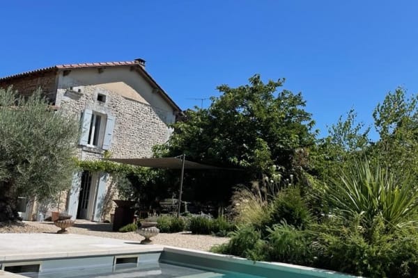 House sit in Aubeterre-sur-Dronne, France