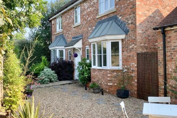 House sit in Swindon, United Kingdom