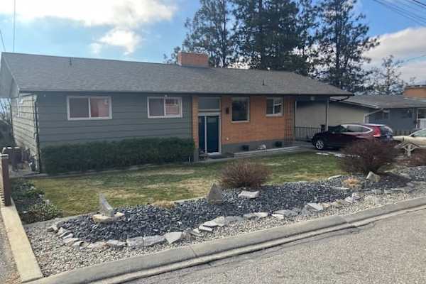 House sit in Penticton, BC, Canada