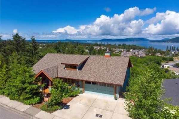 House sit in Anacortes, WA, US