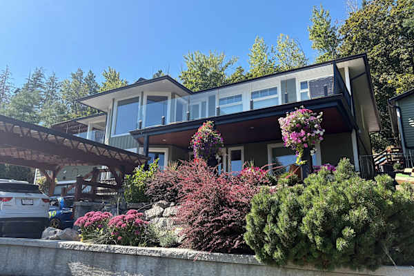 House sit in Kelowna, BC, Canada