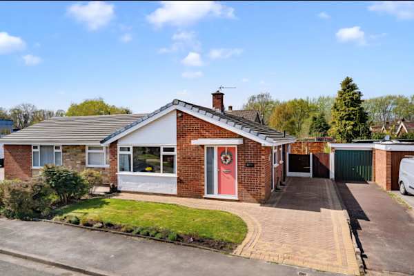 House sit in Stockport, United Kingdom