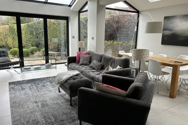 House sit in Guildford, United Kingdom